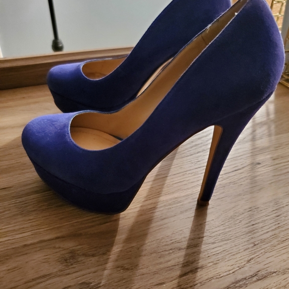 Platform Heels - Picture 2 of 3
